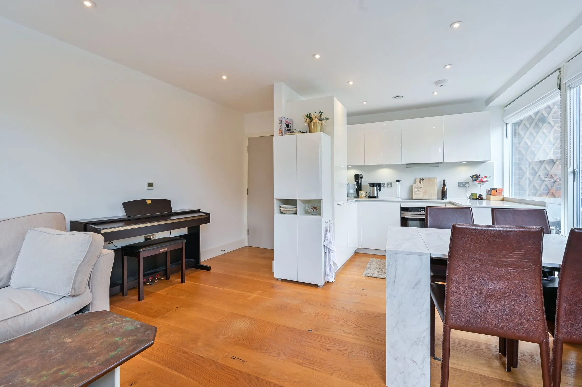 Flat Falmouth Road in Greater London