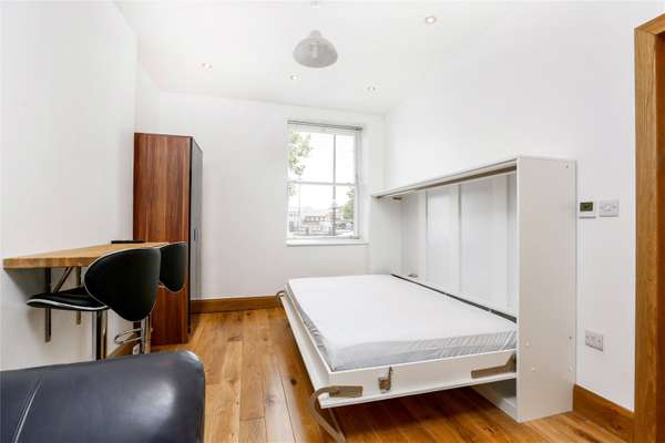 Flat Hotwell Road in Bristol