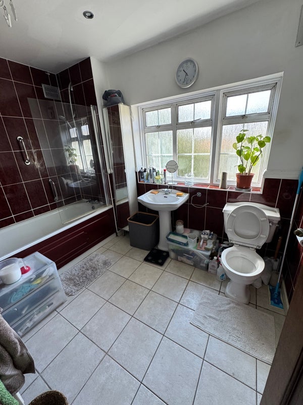 Room Midholm in Greater London