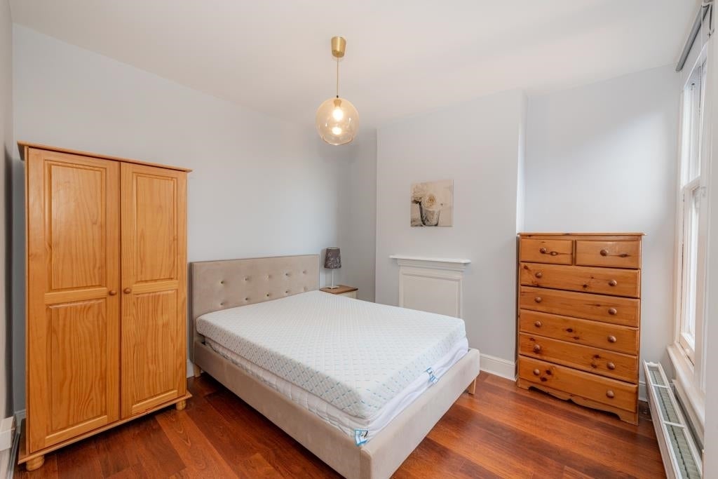 Flat Hillfield Park in Greater London