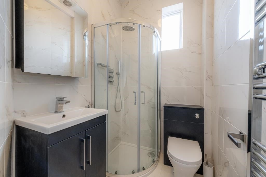 Flat Hillfield Park in Greater London
