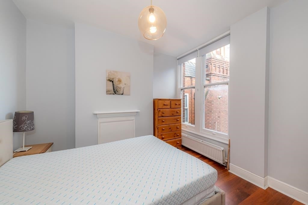 Flat Hillfield Park in Greater London