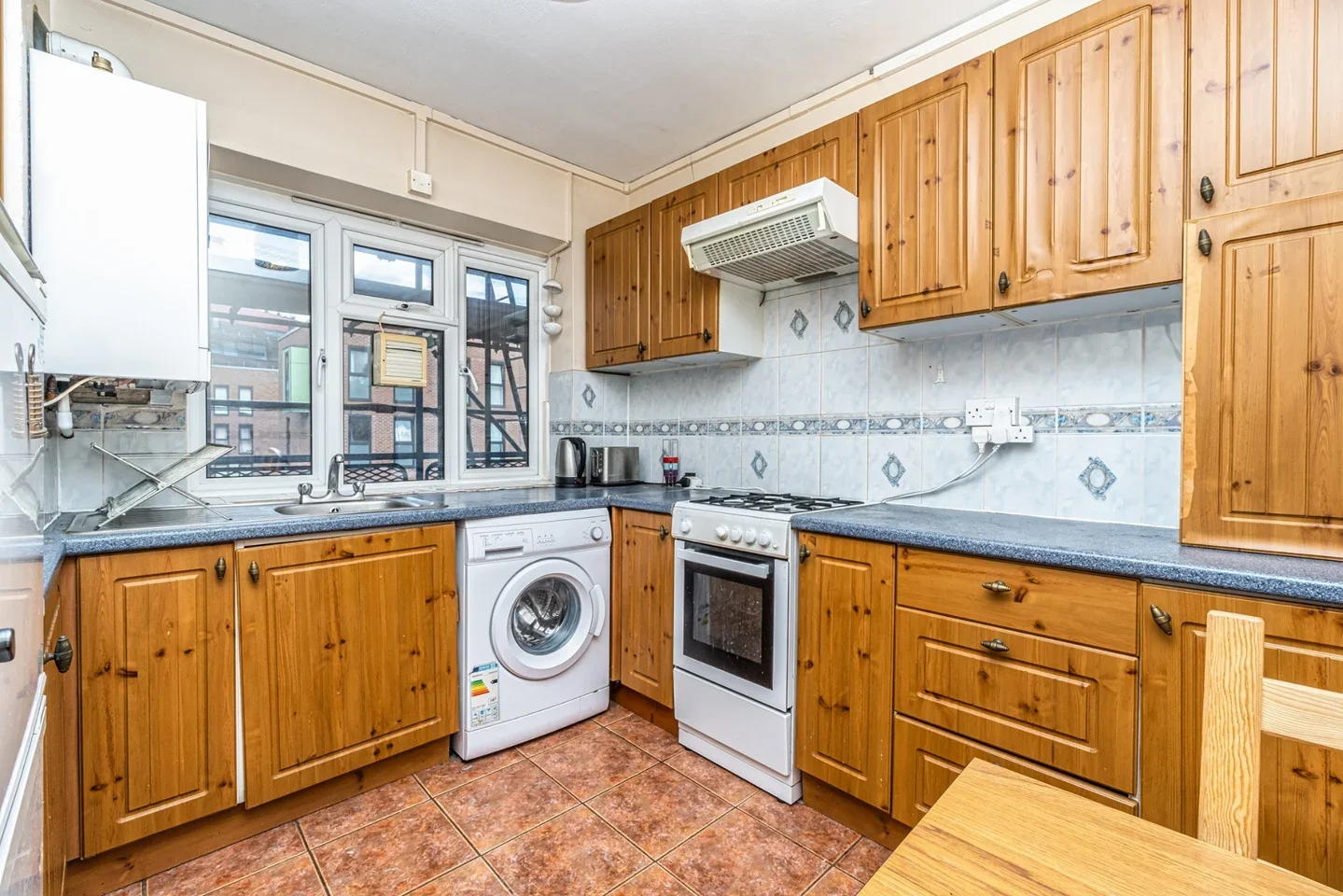 Flat Whiston Road in Greater London