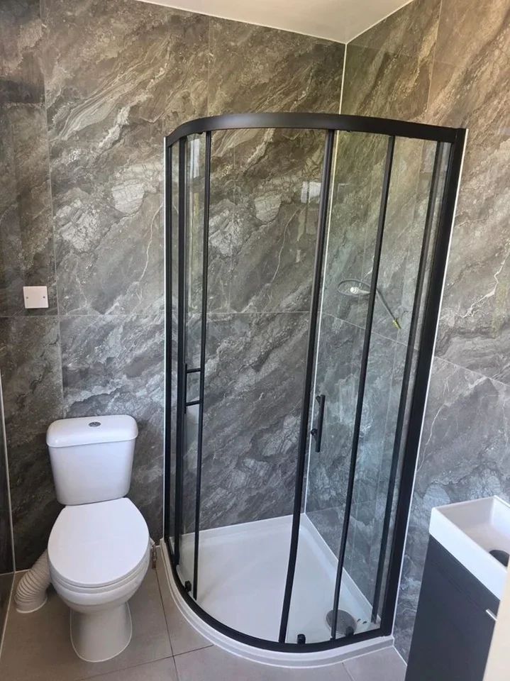 Room Cranborne Avenue in Greater London