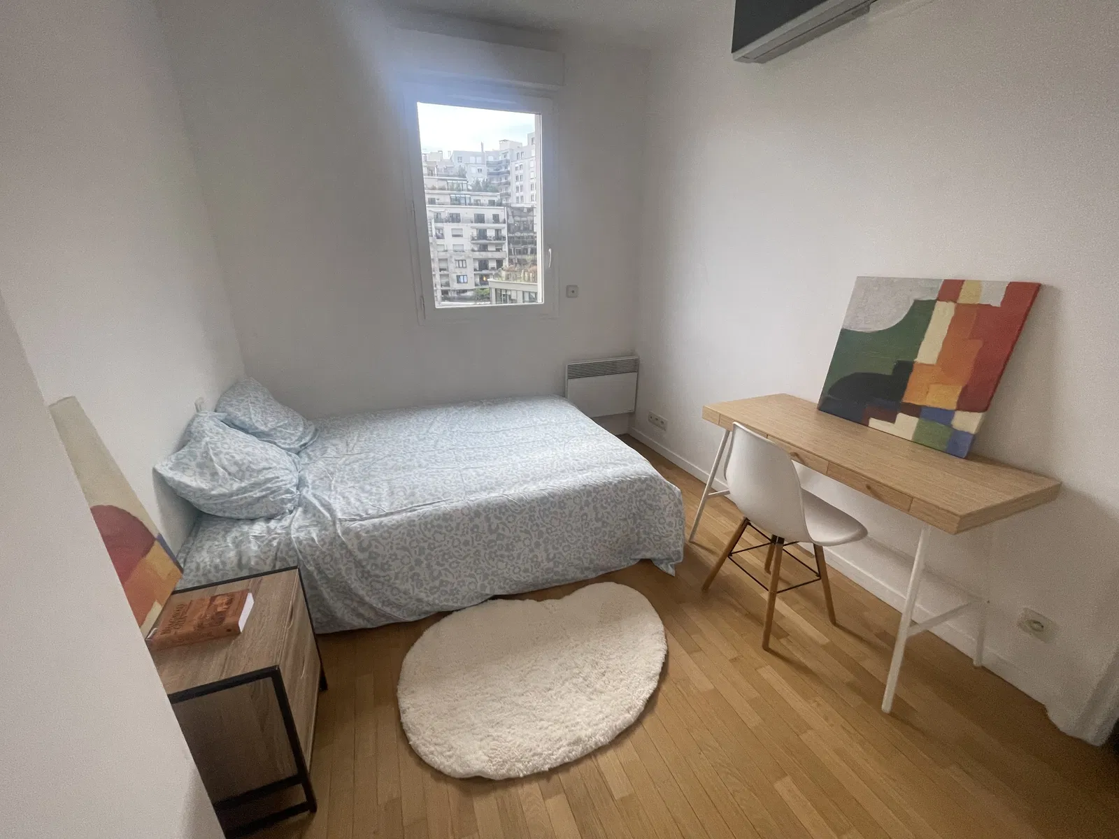 Chambre Rue Ficatier à Courbevoie