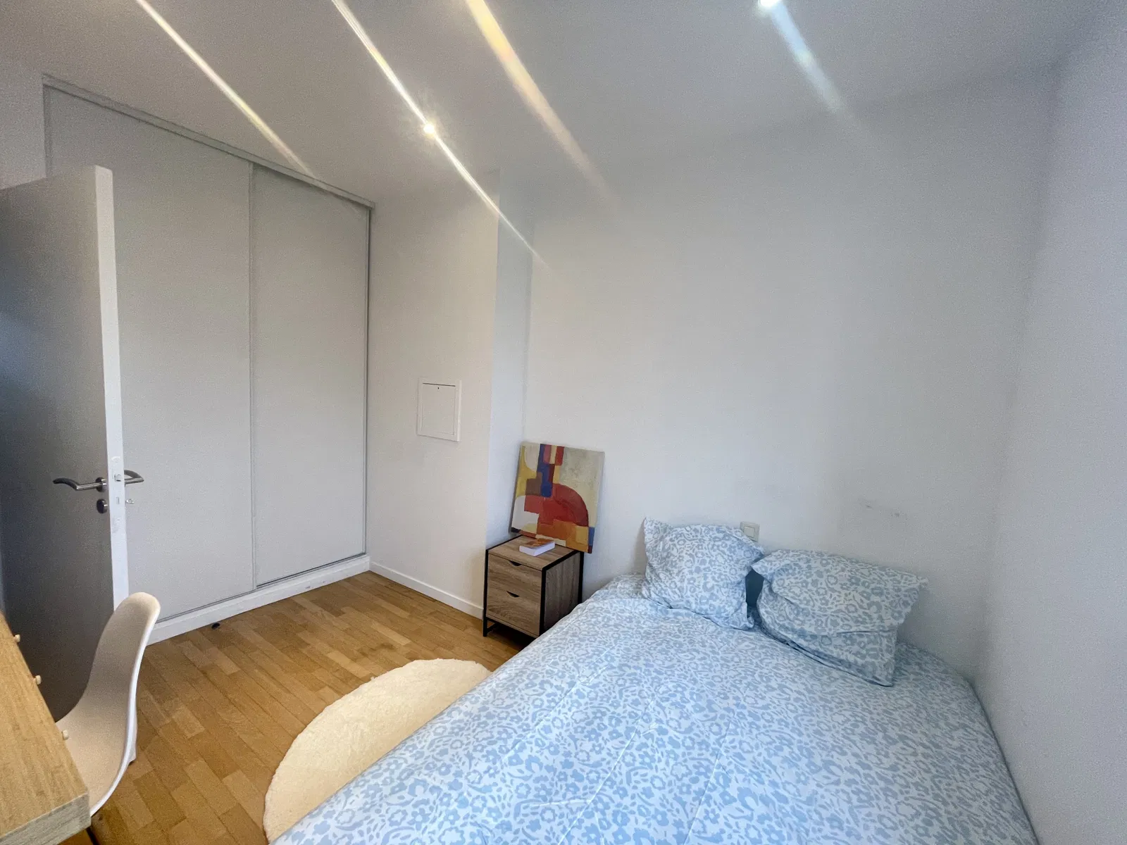 Chambre Rue Ficatier à Courbevoie