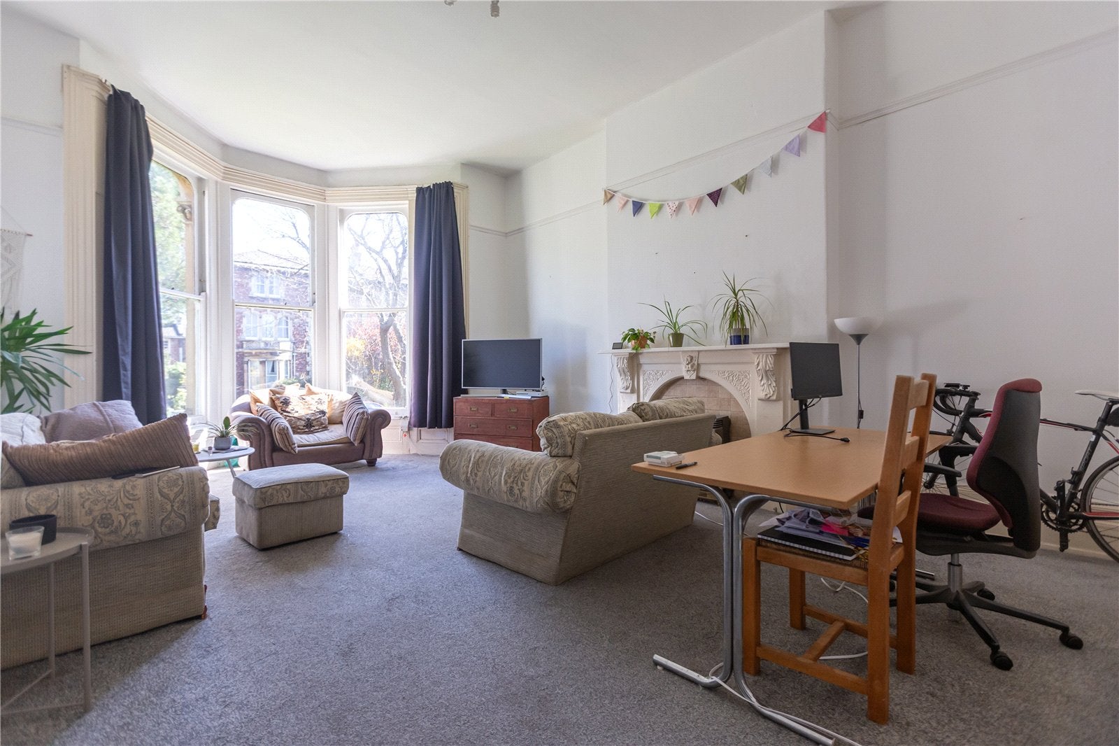 Flat Apsley Road in Bristol