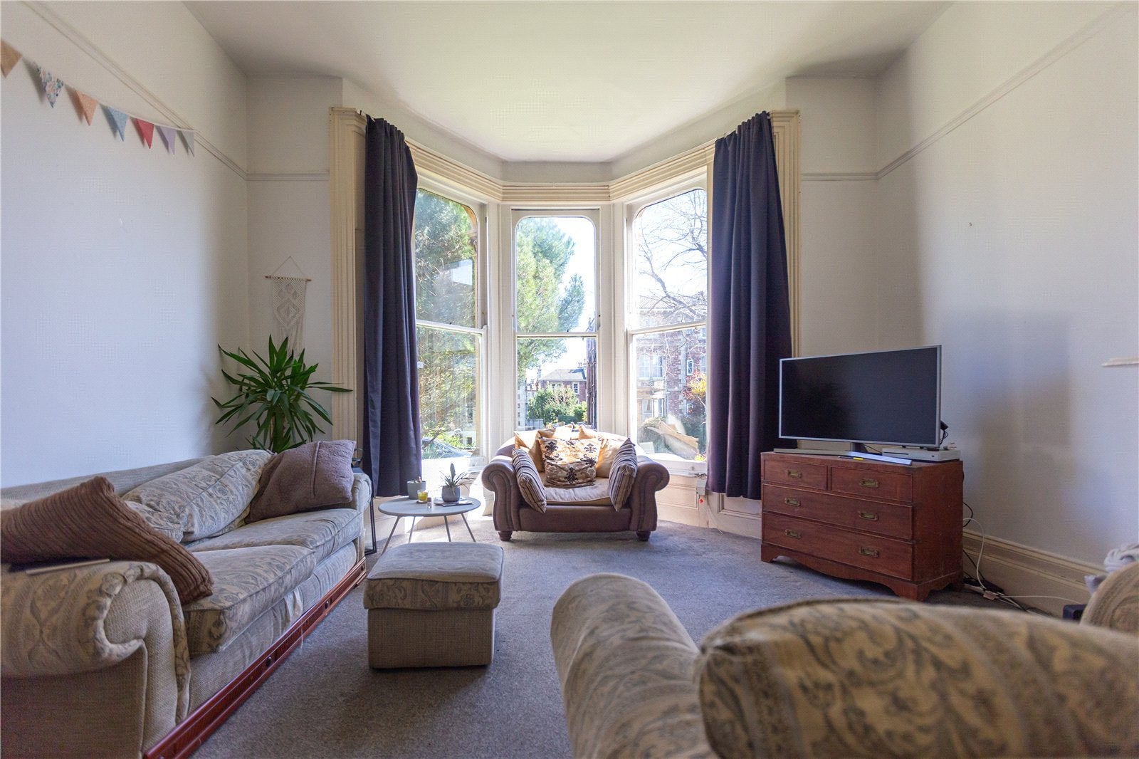 Flat Apsley Road in Bristol