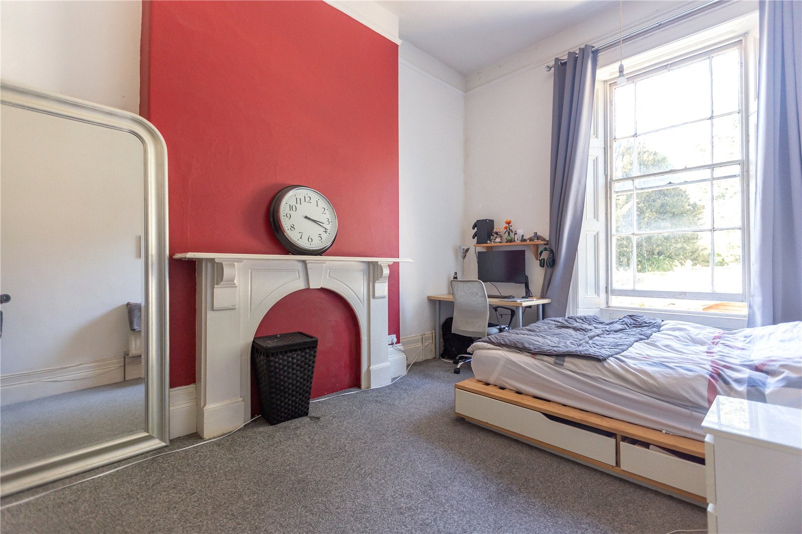 Flat Apsley Road in Bristol