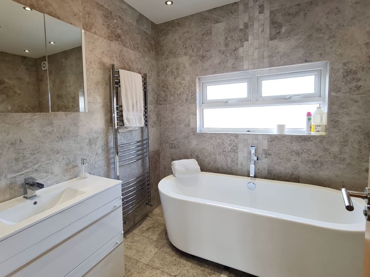 Room Higham Road in Rushden
