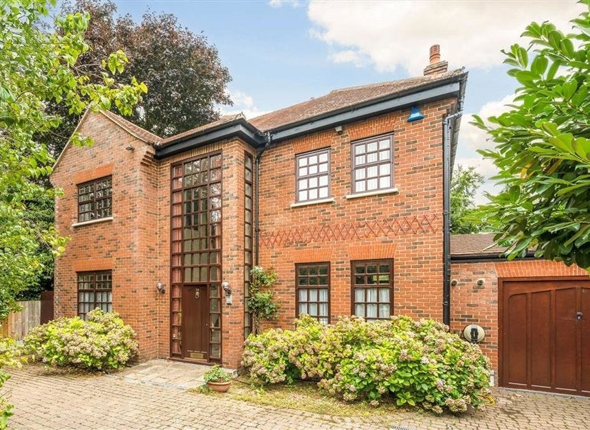House Foxes Dale in Greater London