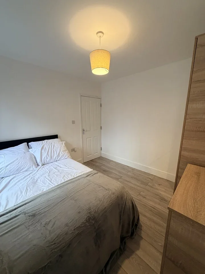 Room Union Road in Greater London