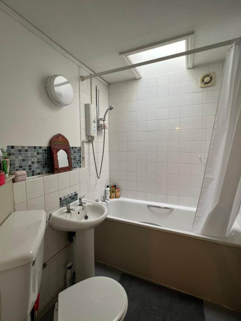 Flat Pembridge Gardens in Greater London