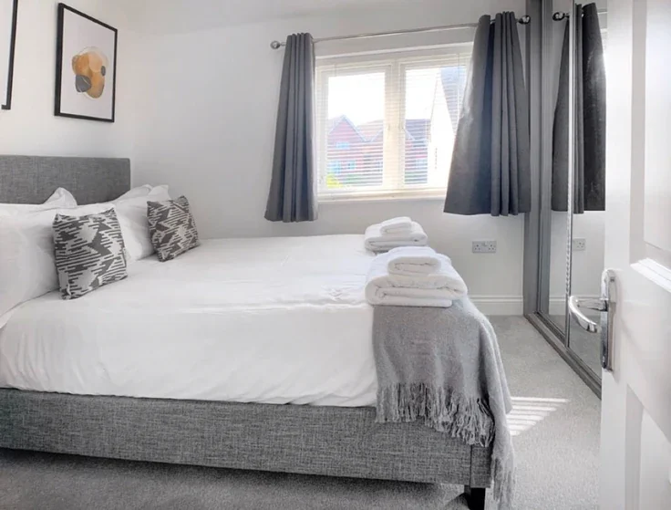 Flat Pipit Green in Bracknell