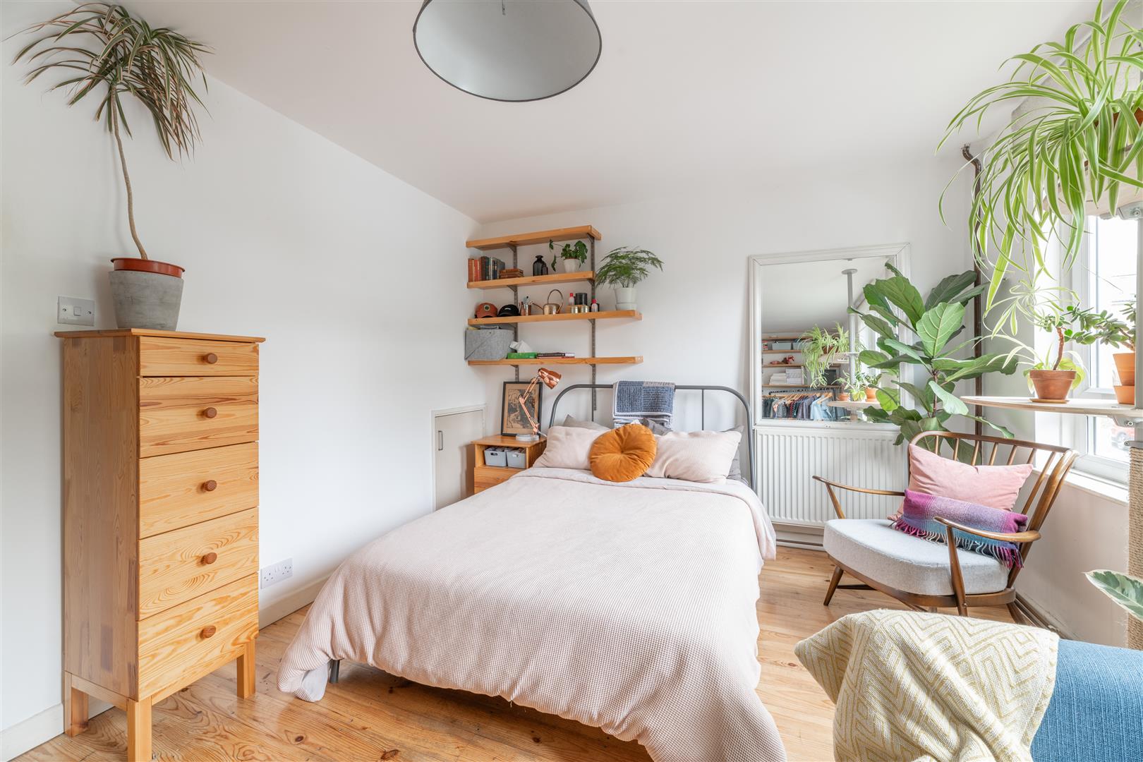 Flat Beeston Close in Greater London