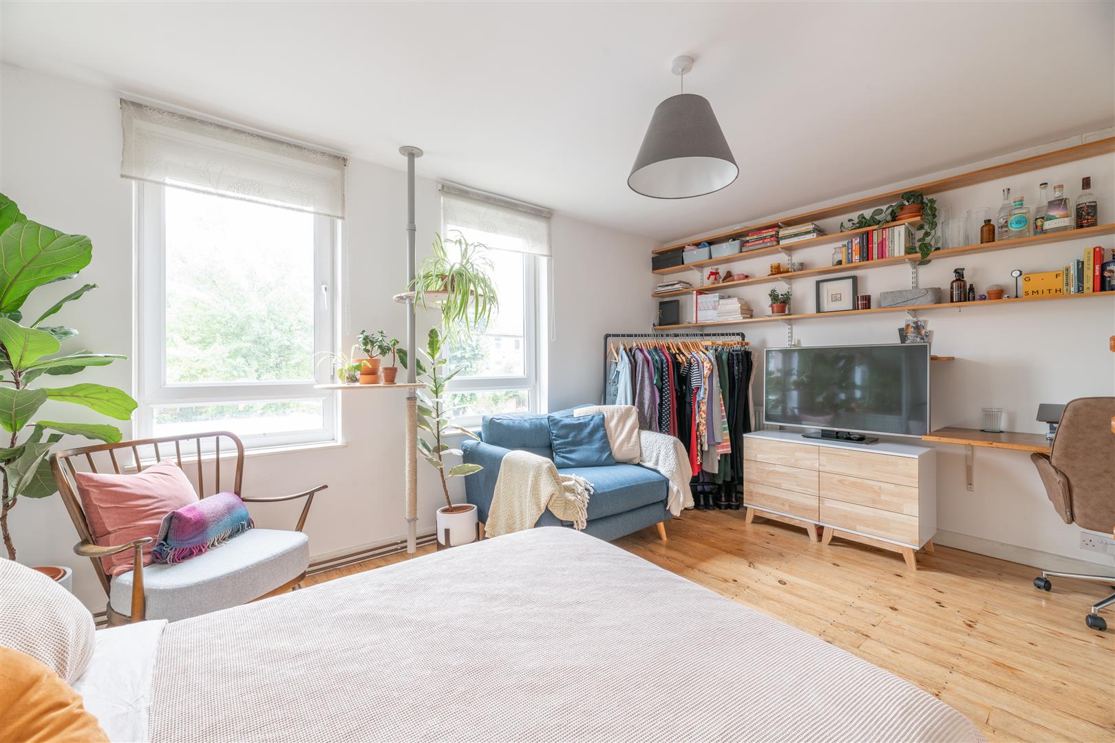 Flat Beeston Close in Greater London