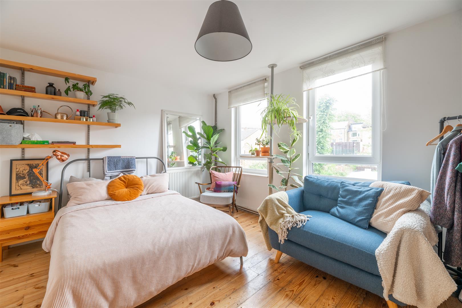 Flat Beeston Close in Greater London