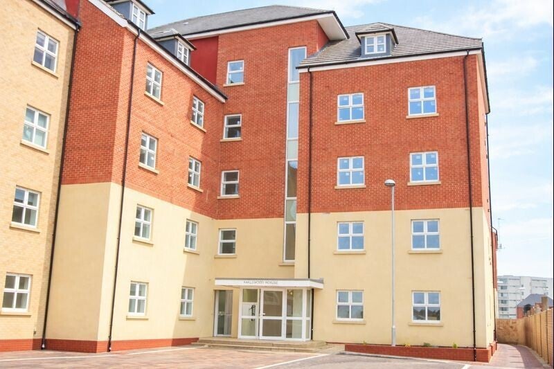 Flat Palgrave Road in Bedford