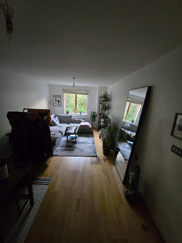 Flat Fairstead Walk in Greater London