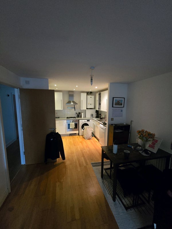 Flat Fairstead Walk in Greater London
