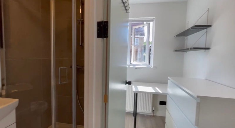 Room Patina Walk in Greater London