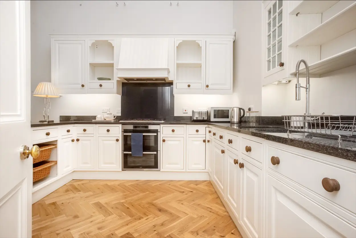 Flat Grosvenor Crescent in City of Edinburgh
