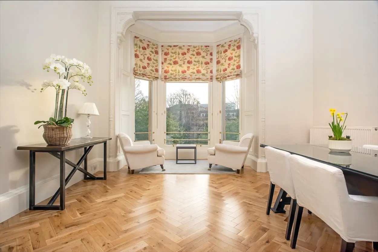 Flat Grosvenor Crescent in City of Edinburgh