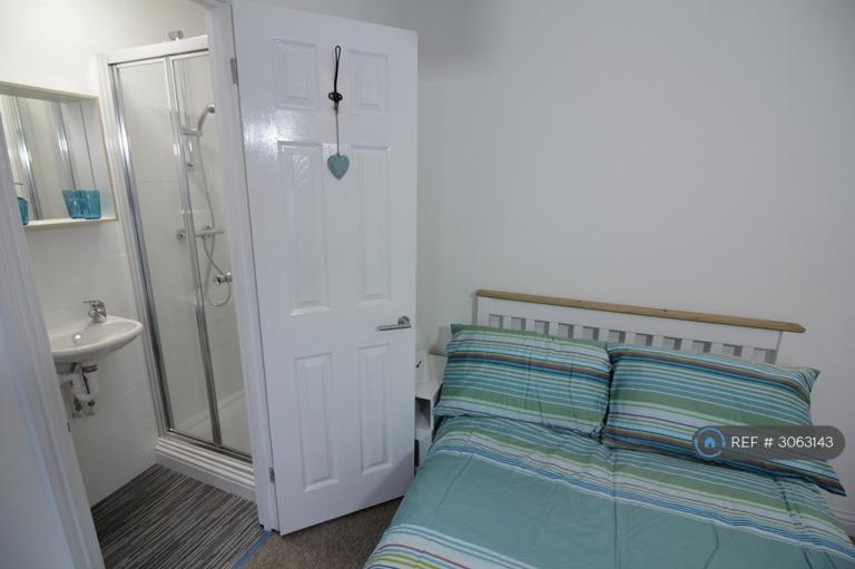 Room Chatsworth Road in Bristol