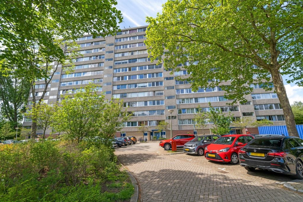 Appartement Adama van Scheltemaplein 38 in Delft