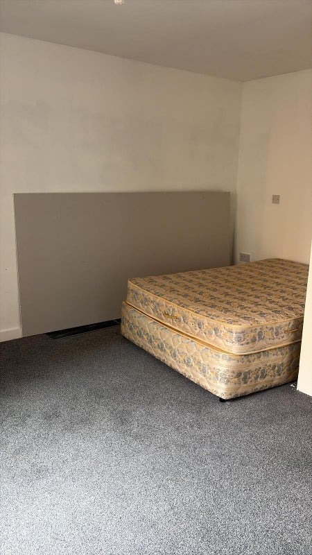 Room Tuns Lane in Slough