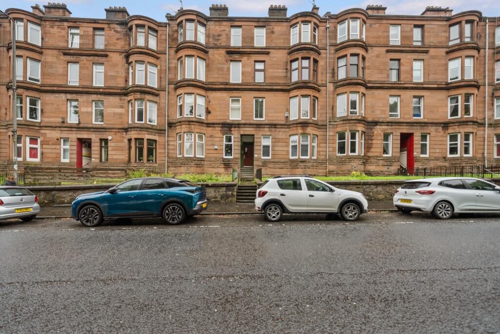 Flat Tollcross Road in Glasgow