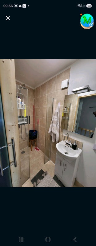 Room Shirley Grove in Greater London