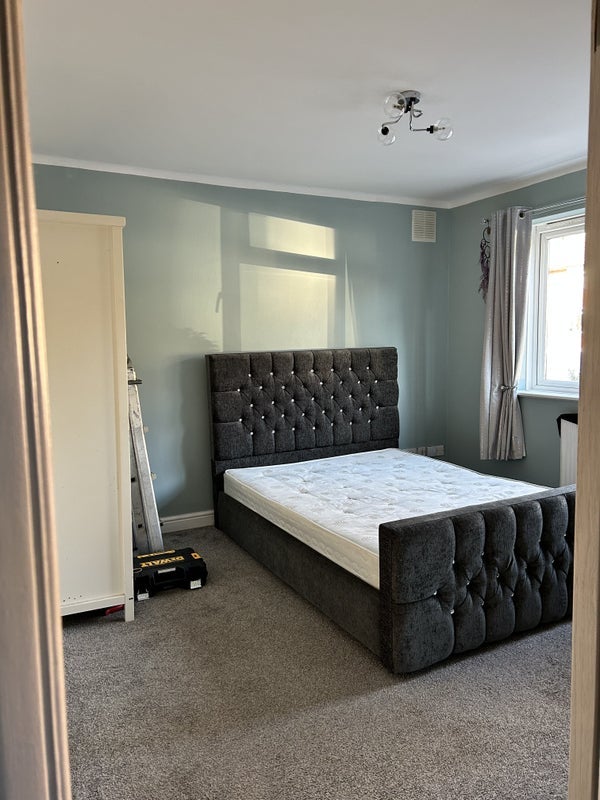 Room Lower Barn Road in Greater London