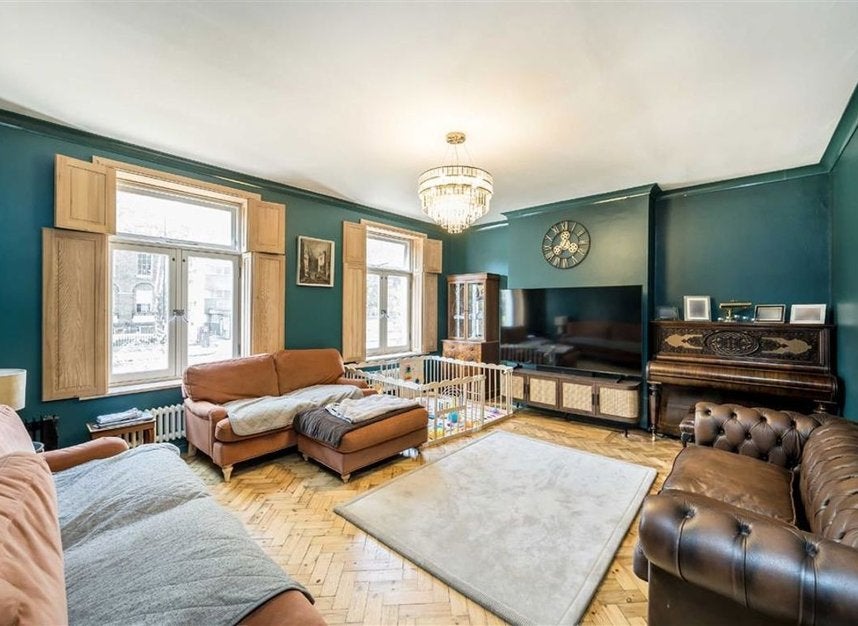 Flat Kennington Park Road in Greater London