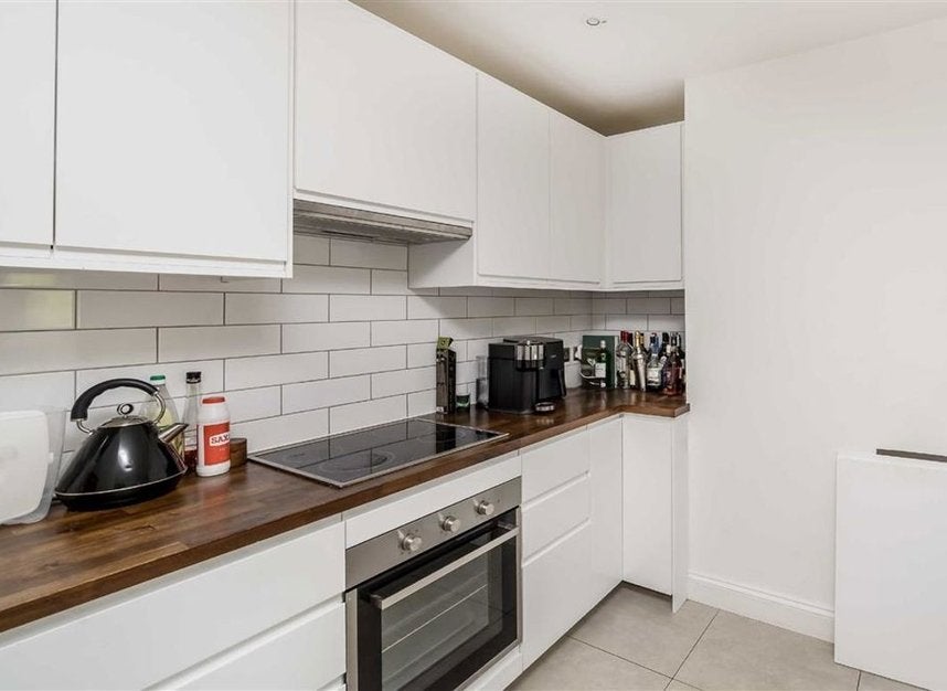Flat Kennington Park Road in Greater London