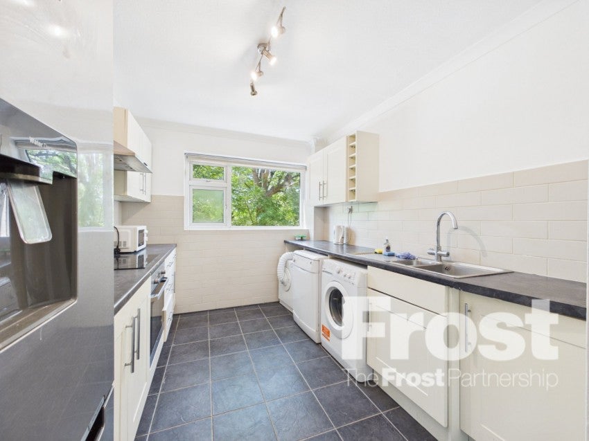 Flat Upton Close in Slough
