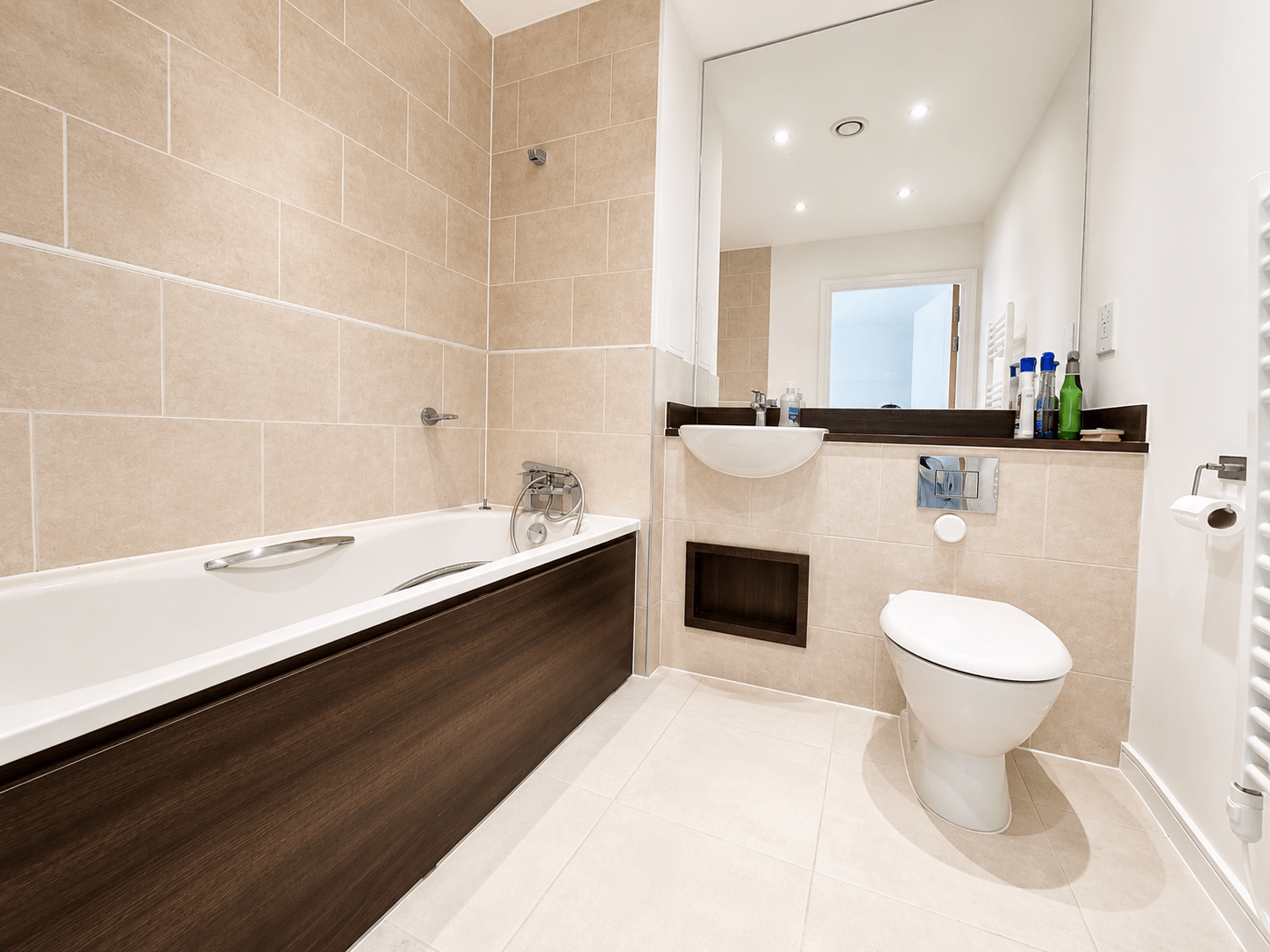 Flat Connersville Way in Greater London