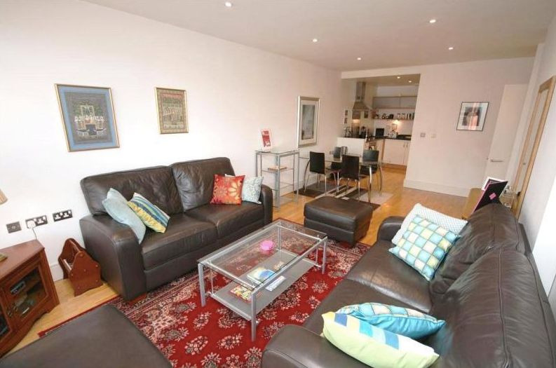 Room Whitworth Street West in Manchester