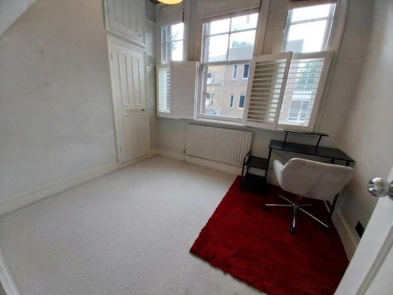 Room Upper Richmond Road in Greater London