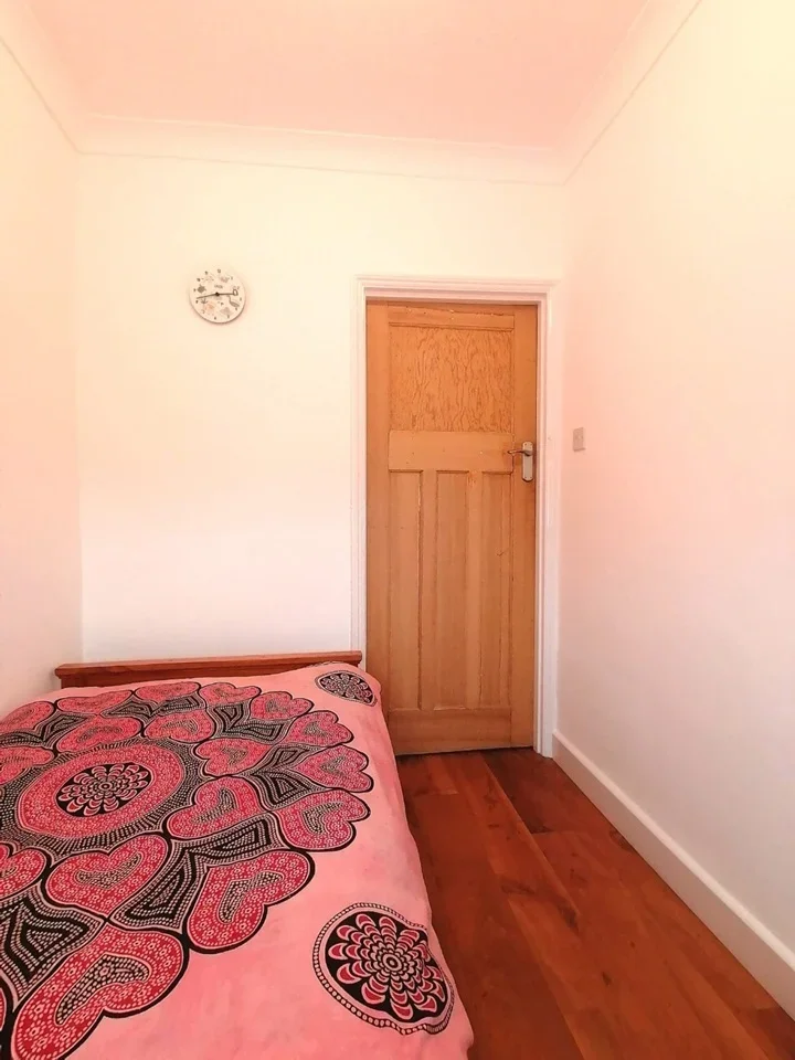 Room Prince's Square in Exeter