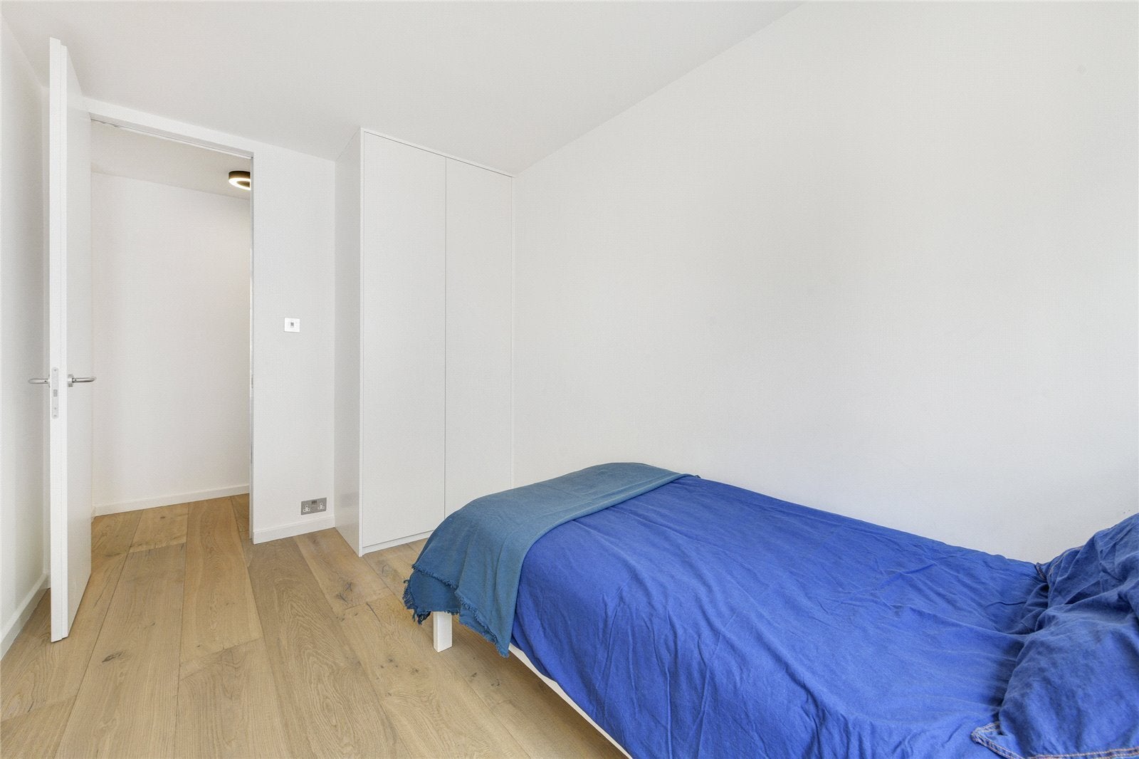 Flat Clarges Street in City of Westminster