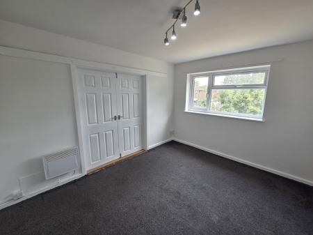 Flat Newton Road in Duston