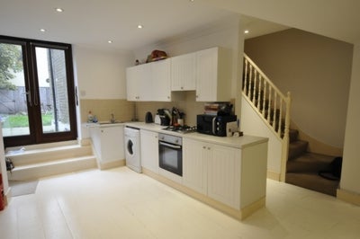 Flat Humber Road in Greater London