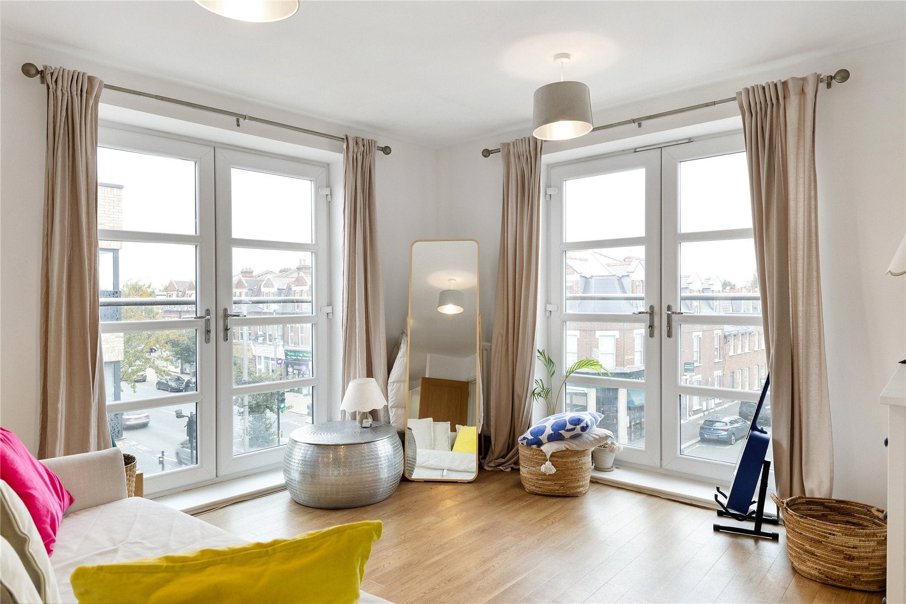 Flat Richmond Road in Greater London