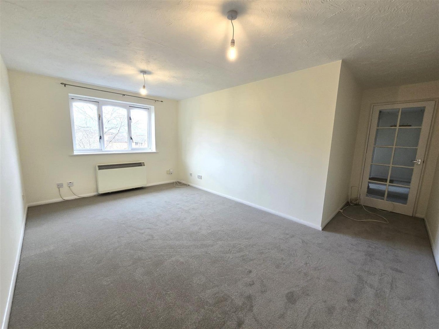 Flat Halimote Road in Rushmoor