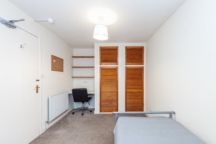 Room Horwood Close in Oxford