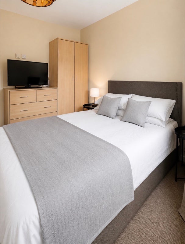 Room Macleod Street in Greater London
