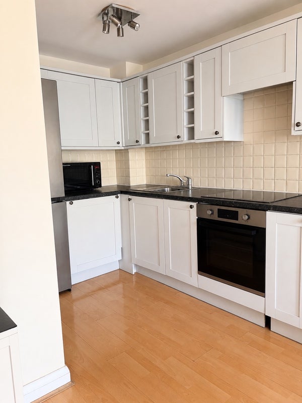 Room Macleod Street in Greater London