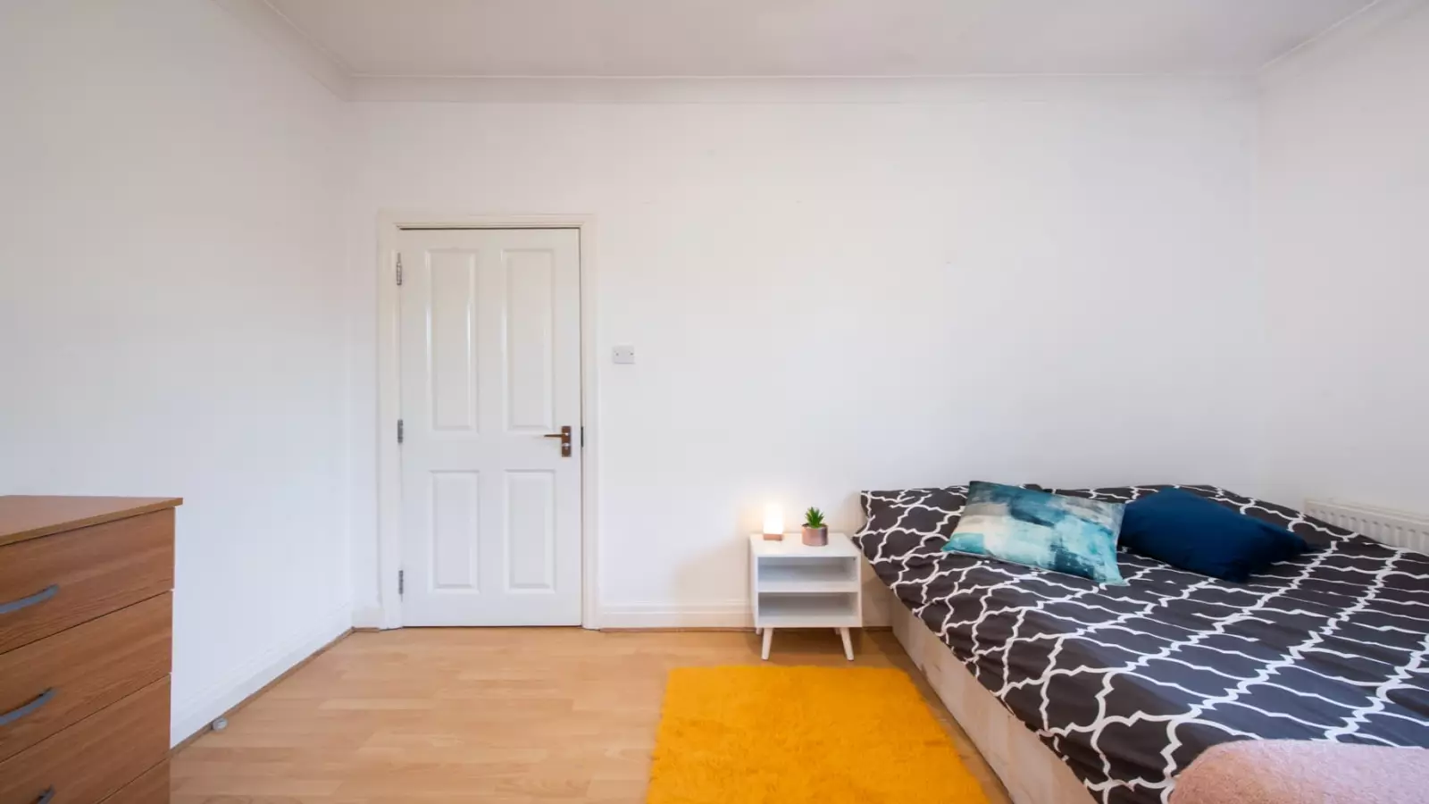 Room Tufnell Park Road in Greater London
