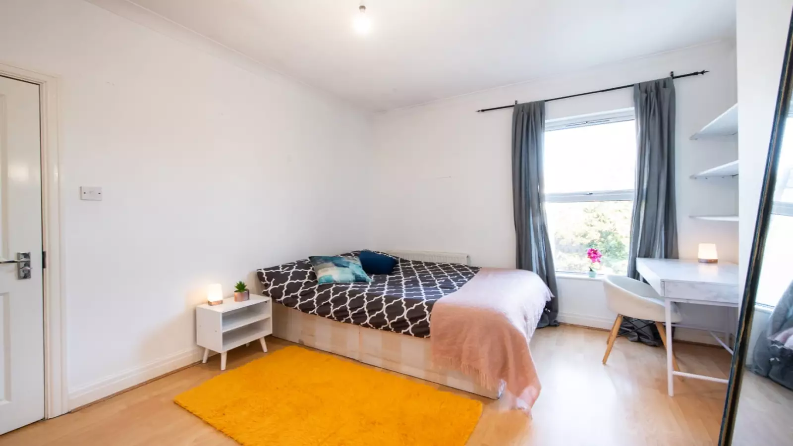 Room Tufnell Park Road in Greater London